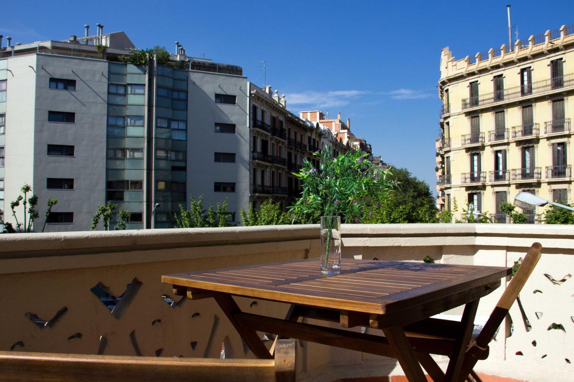 Hostalin Barcelona Diputacion Dış mekan fotoğraf