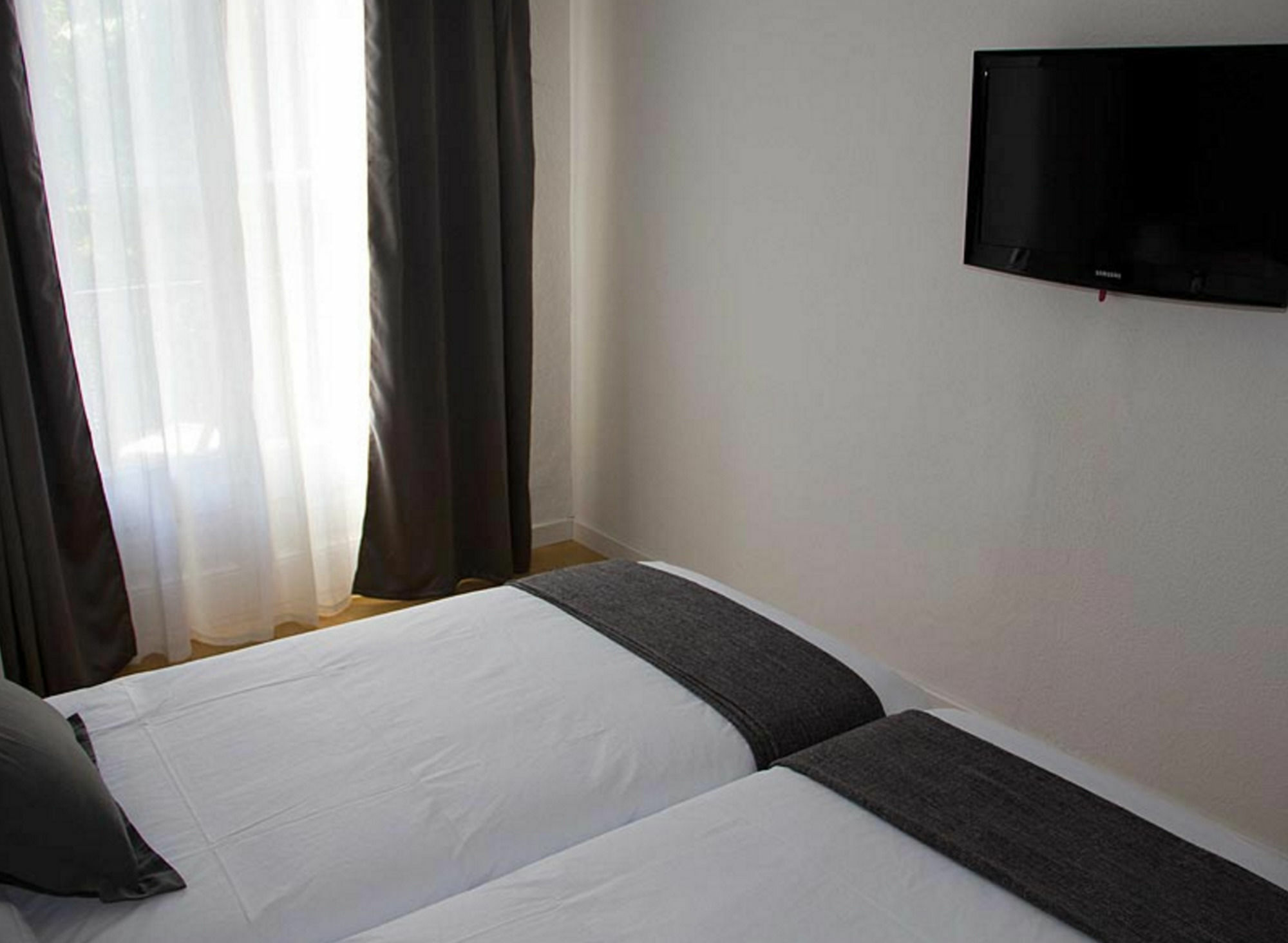 Hostalin Barcelona Diputacion Dış mekan fotoğraf